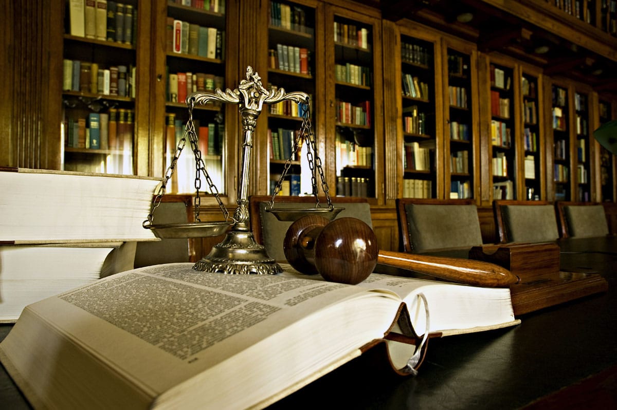 Abogado Biblioteca Balanzas de la Justicia