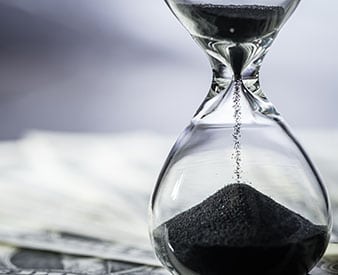 reloj de arena con arena