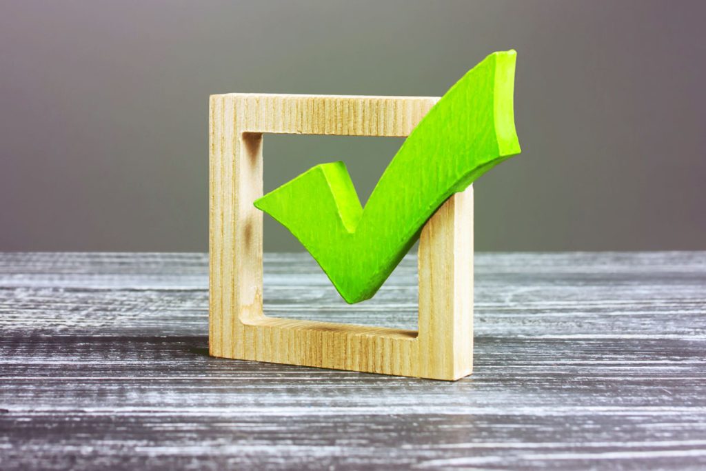 checklist green checkmark in a box